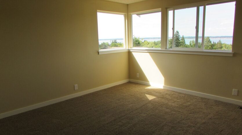 213 BAYSIDE RD - Bellingham - Washington - 4 bed, 3 bath rental property