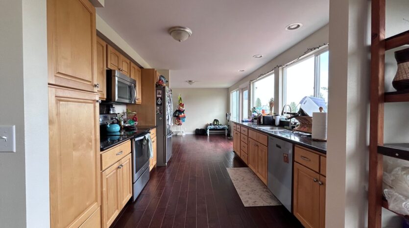 213 BAYSIDE RD - Bellingham - Washington - 4 bed, 3 bath rental property