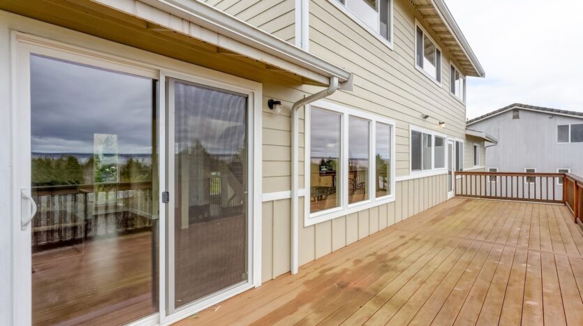213 BAYSIDE RD - Bellingham - Washington - 4 bed, 3 bath rental property