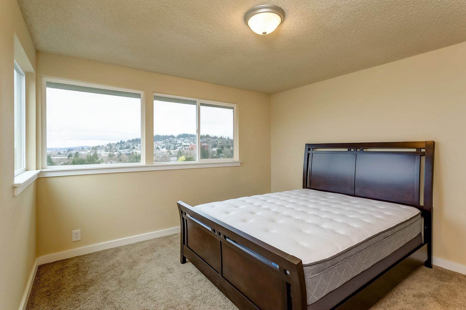 213 BAYSIDE RD - Bellingham - Washington - 4 bed, 3 bath rental property