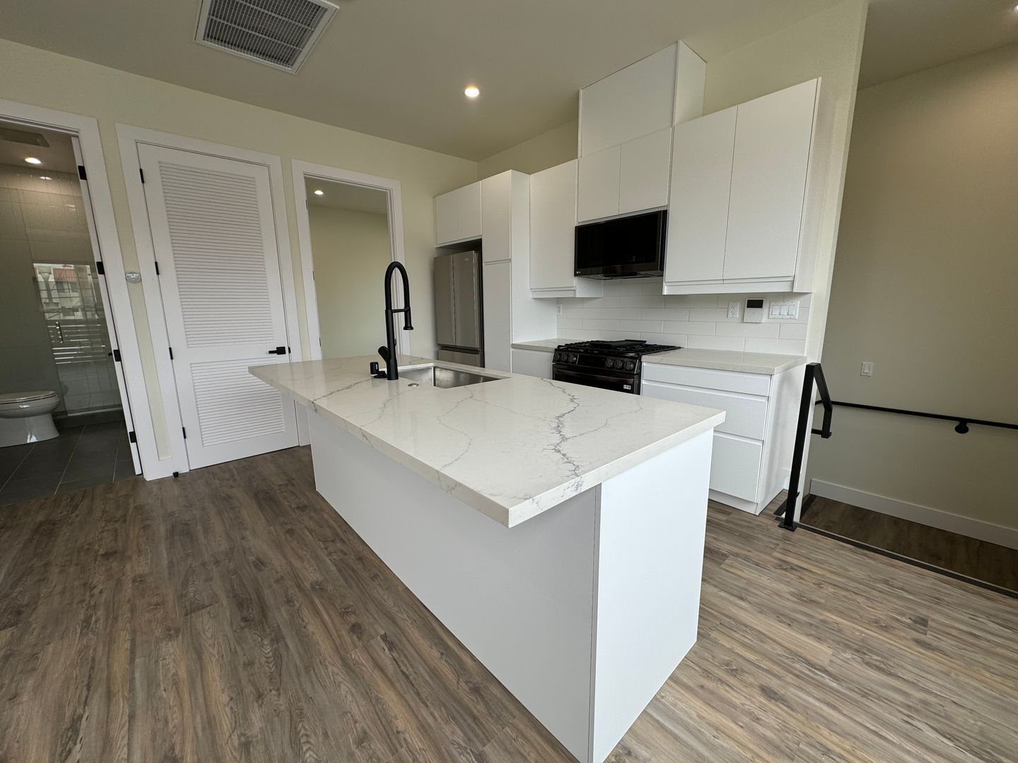 2168 Balboa Ave - B - San Diego - California - 2 bed, 2 bath rental property