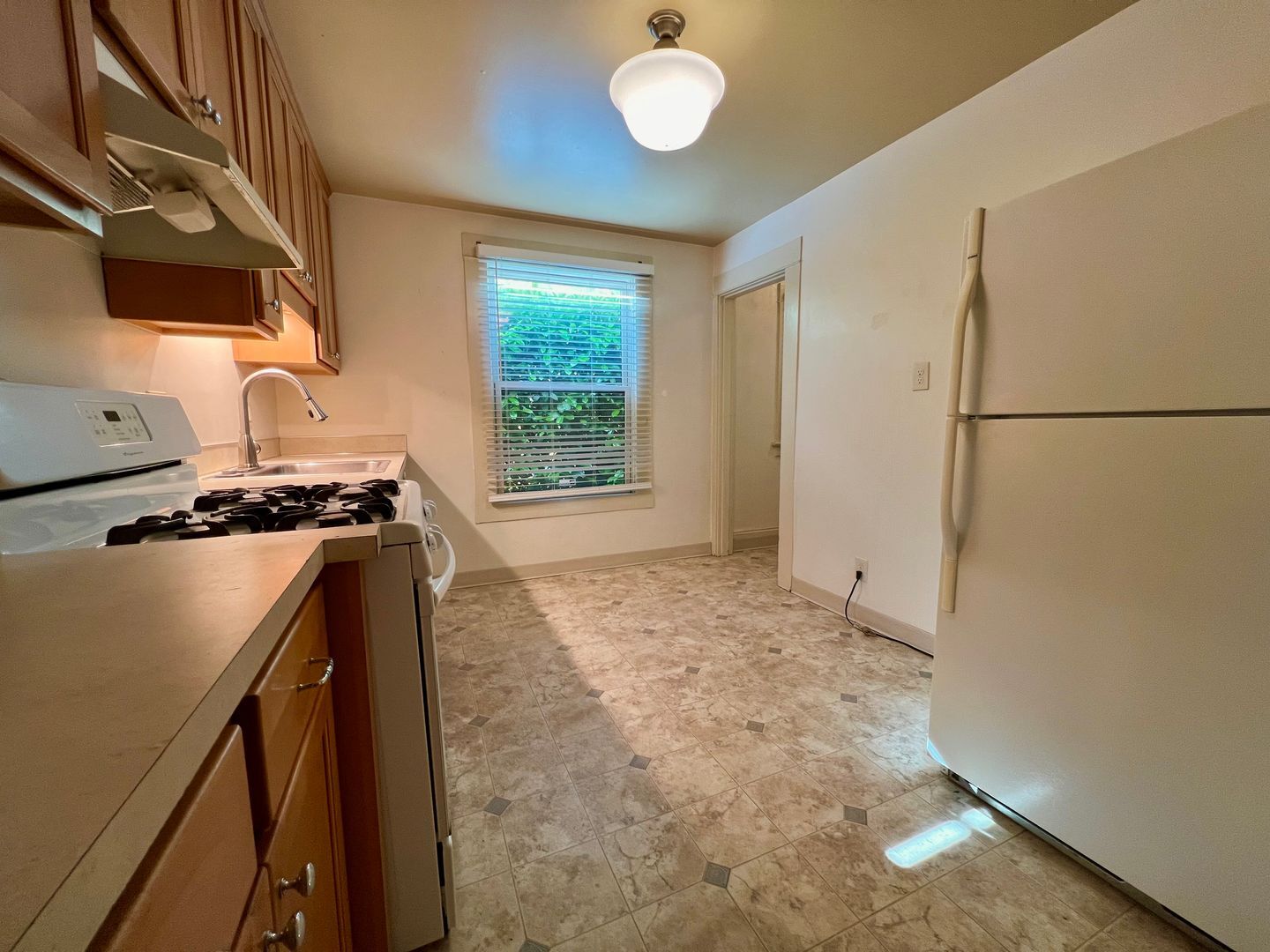 2222 NW Johnson Street - Portland - Oregon - 2 bed, 1 bath rental property