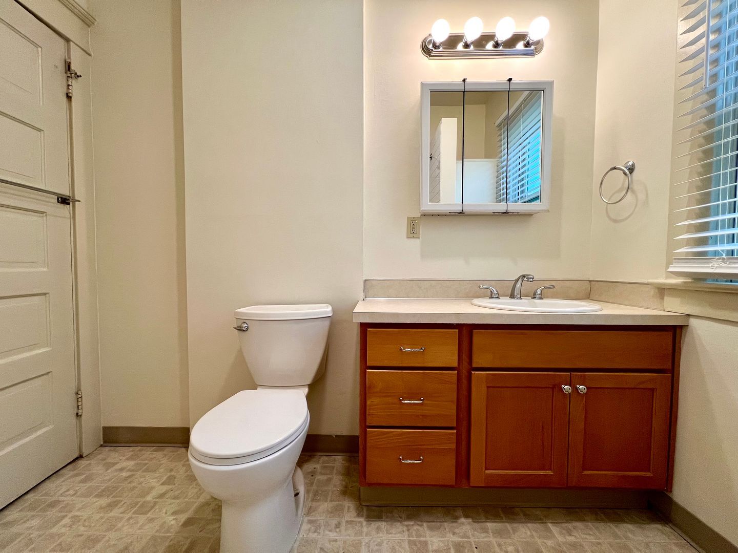 2222 NW Johnson Street - Portland - Oregon - 2 bed, 1 bath rental property
