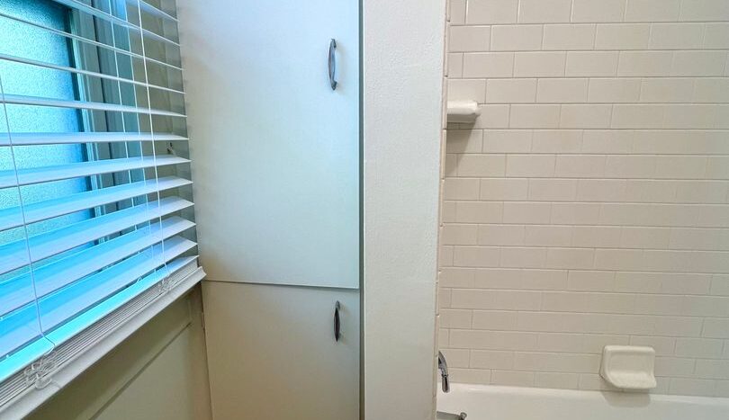 2222 NW Johnson Street - Portland - Oregon - 2 bed, 1 bath rental property
