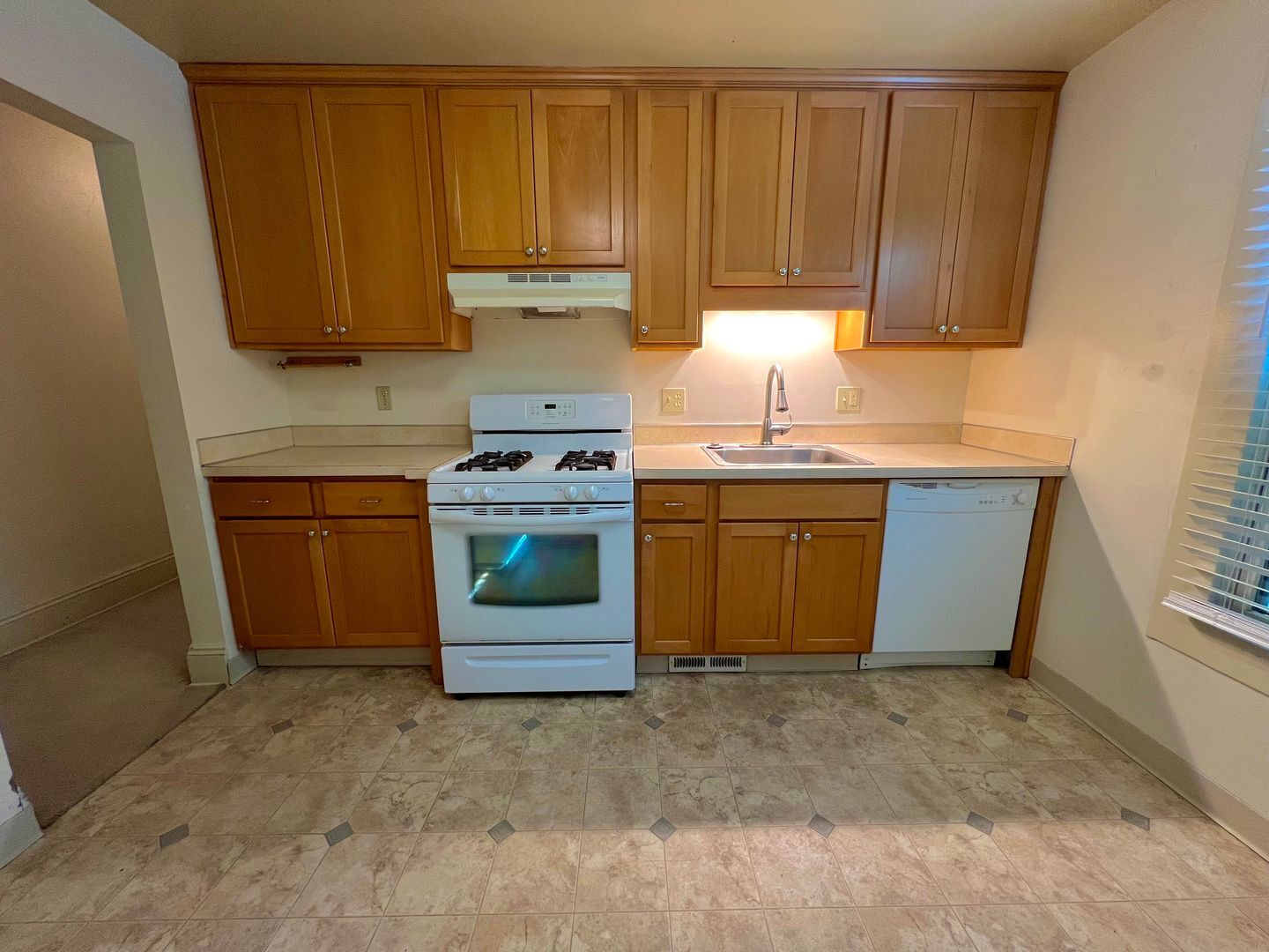 2222 NW Johnson Street - Portland - Oregon - 2 bed, 1 bath rental property