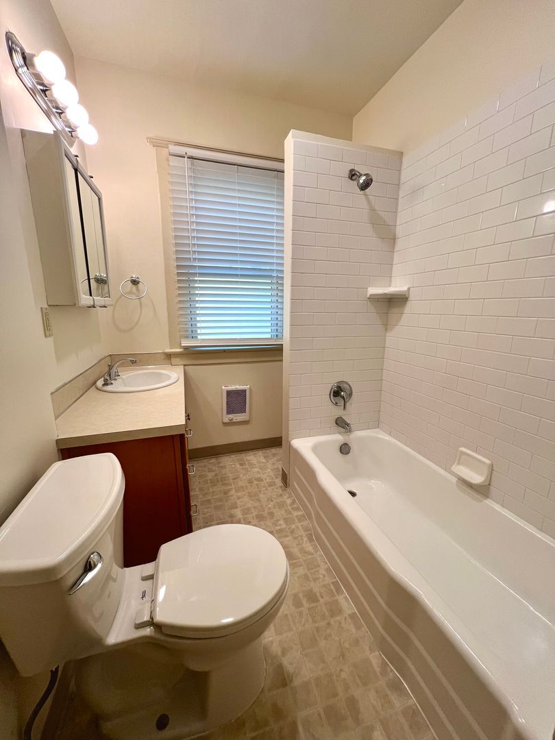 2222 NW Johnson Street - Portland - Oregon - 2 bed, 1 bath rental property
