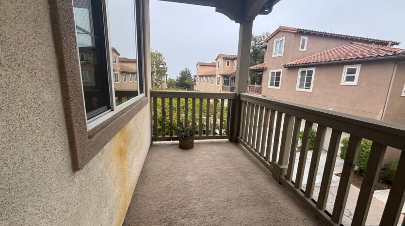 2364 Calle Sabroso Unit #33 - Chula Vista - California - 2 bed, 1.5 bath rental property