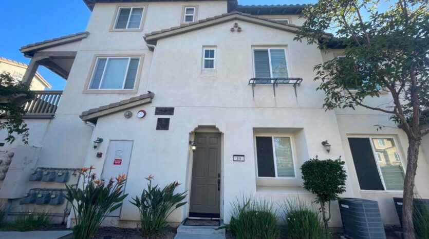 2364 Calle Sabroso Unit #33 - Chula Vista - California - 2 bed, 1.5 bath rental property