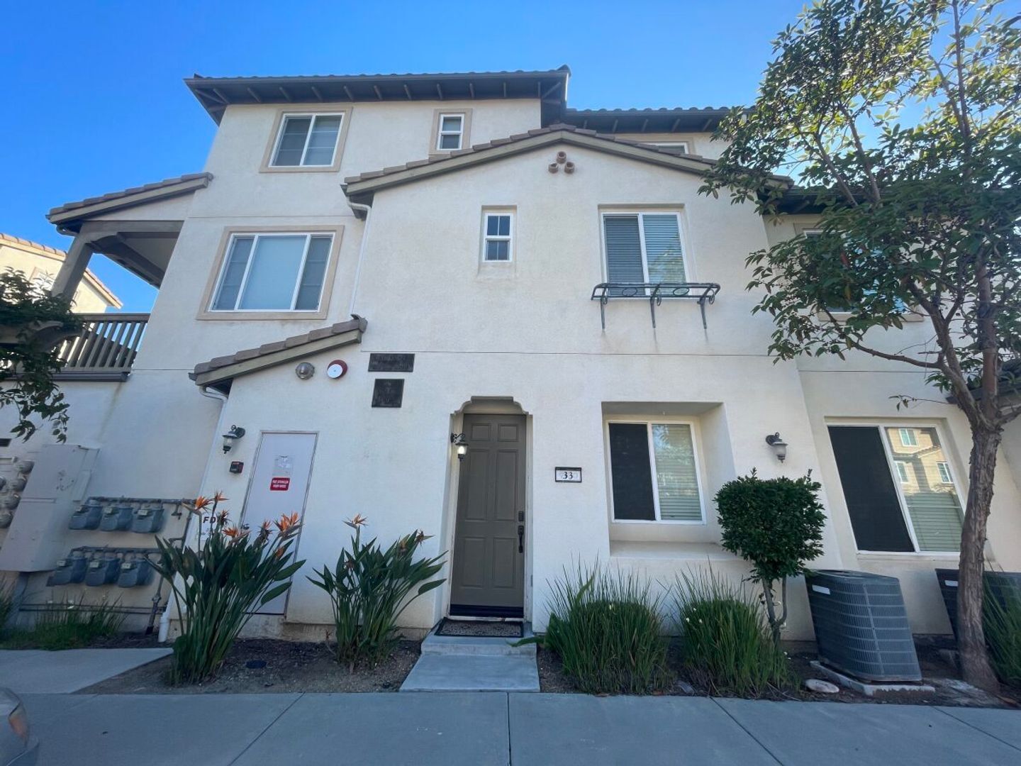 2364 Calle Sabroso Unit #33 - Chula Vista - California - 2 bed, 1.5 bath rental property