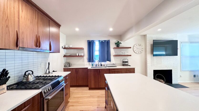 2425 NE Everett Street - Portland - Oregon - 2 bed, 1 bath rental property