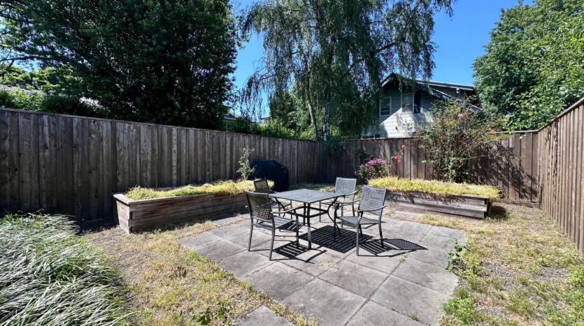 2425 NE Everett Street - Portland - Oregon - 2 bed, 1 bath rental property