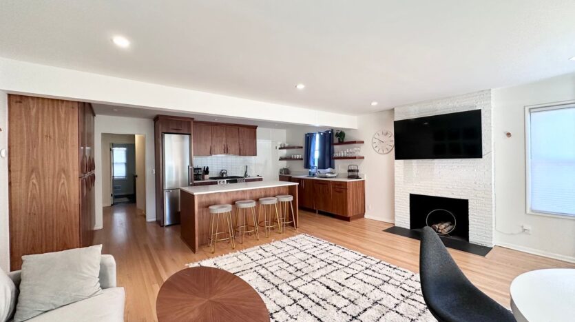 2425 NE Everett Street - Portland - Oregon - 2 bed, 1 bath rental property