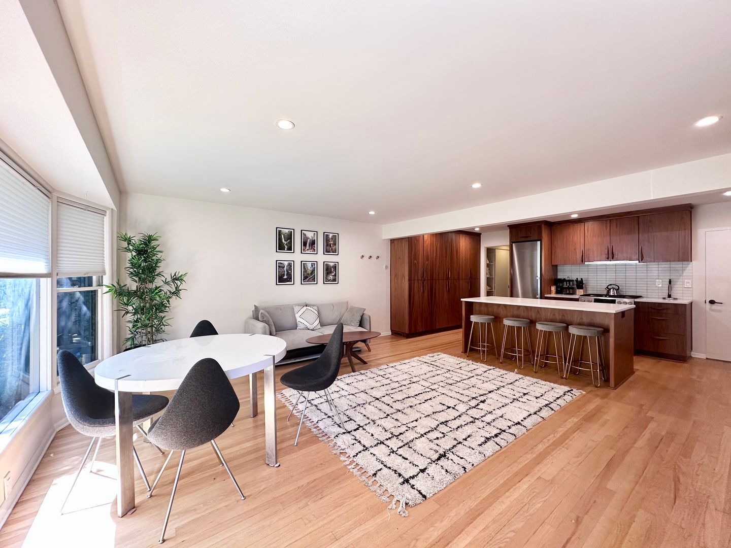 2425 NE Everett Street - Portland - Oregon - 2 bed, 1 bath rental property