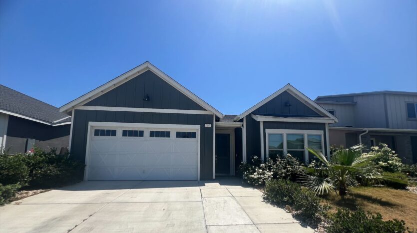 2445 W Mallard Ln - Hanford - California - 3 bed, 2 bath rental property