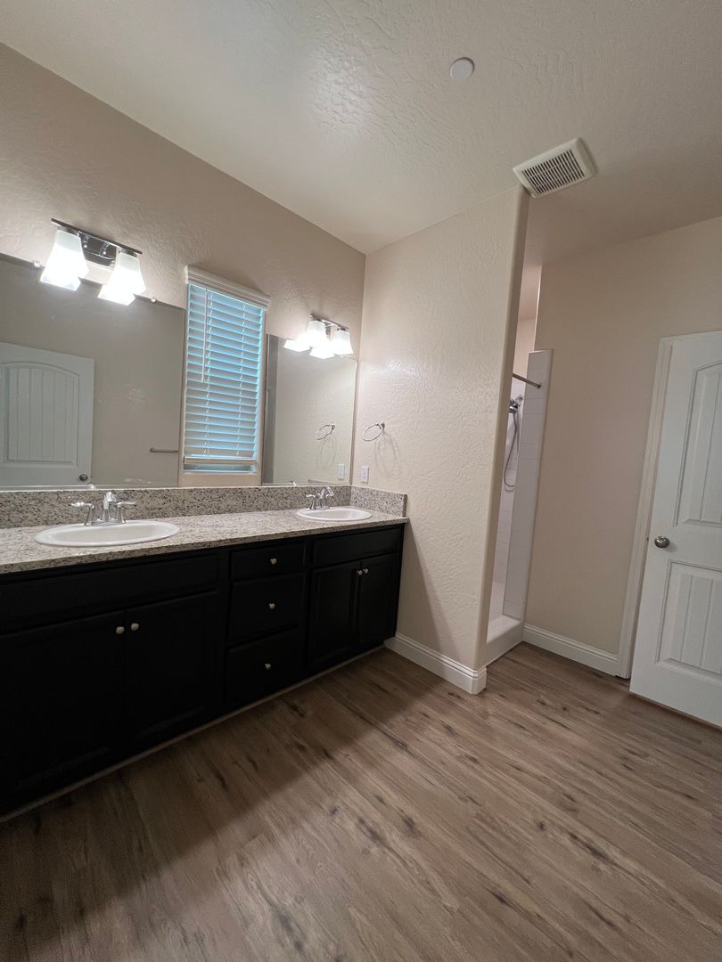 2445 W Mallard Ln - Hanford - California - 3 bed, 2 bath rental property