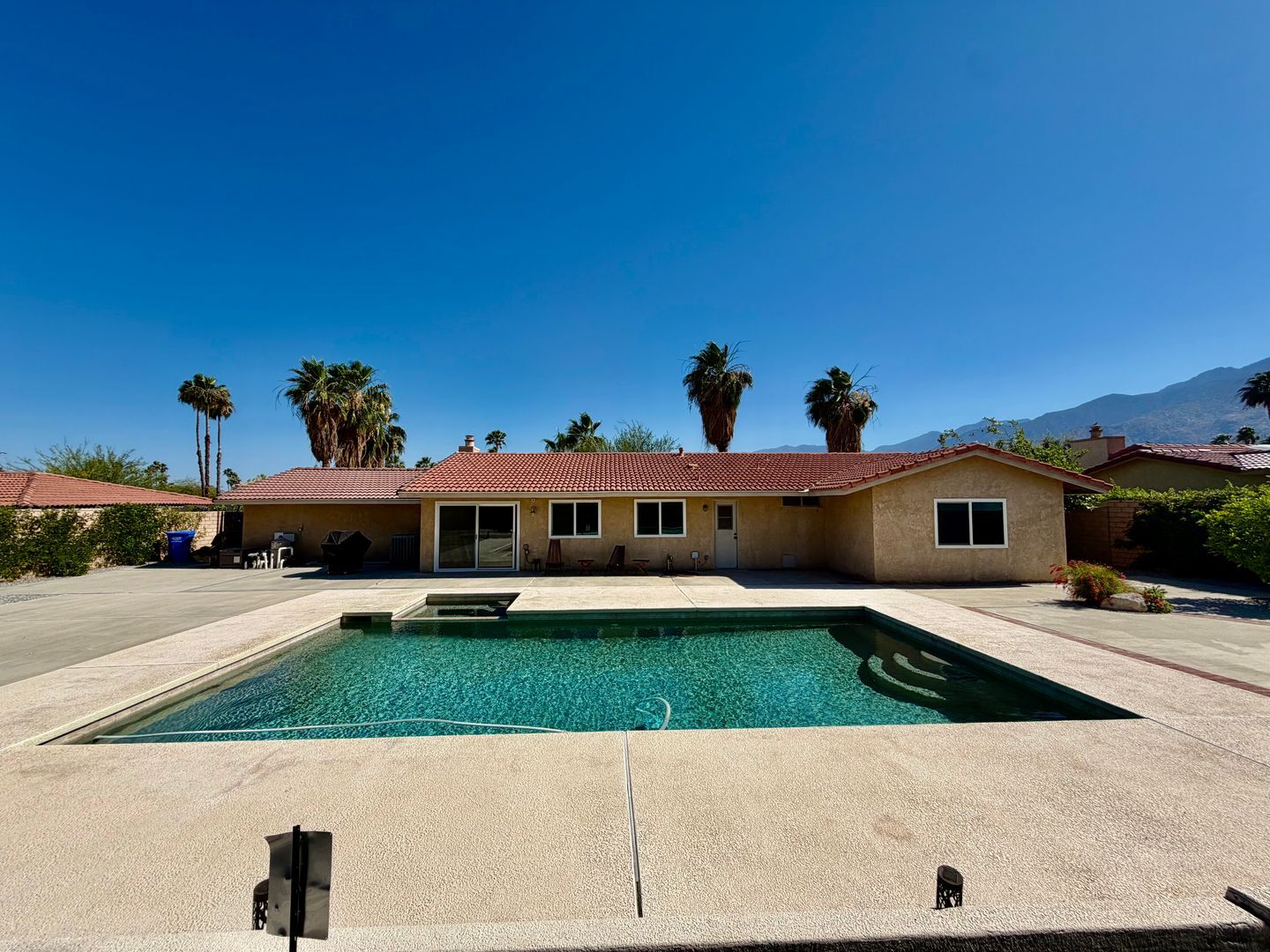 2450 Tamarisk Rd  - Palm Springs - California - 4 bed, 2 bath rental property