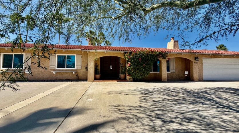 2450 Tamarisk Rd  - Palm Springs - California - 4 bed, 2 bath rental property
