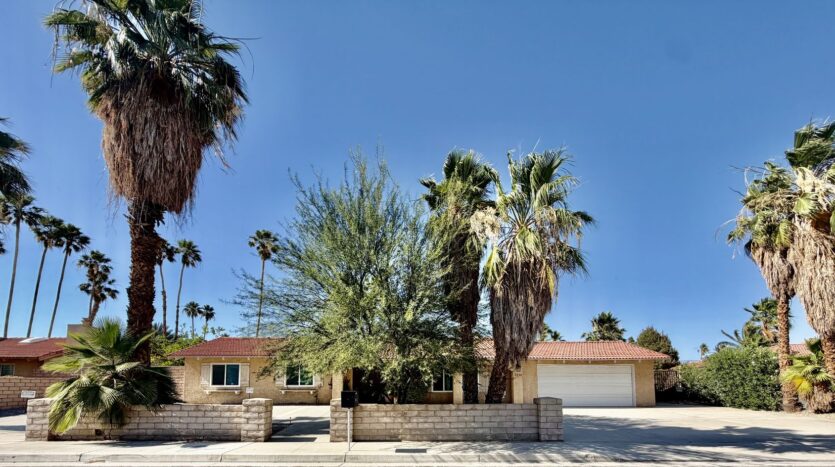 2450 Tamarisk Rd  - Palm Springs - California - 4 bed, 2 bath rental property