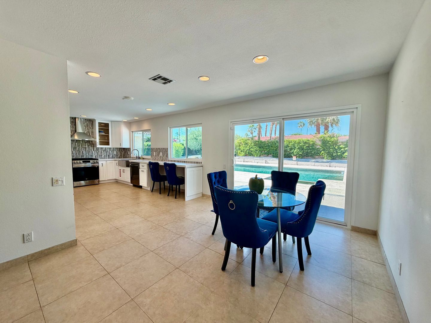 2450 Tamarisk Rd  - Palm Springs - California - 4 bed, 2 bath rental property