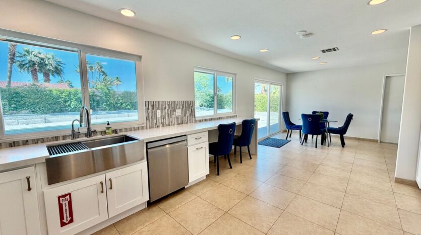 2450 Tamarisk Rd  - Palm Springs - California - 4 bed, 2 bath rental property
