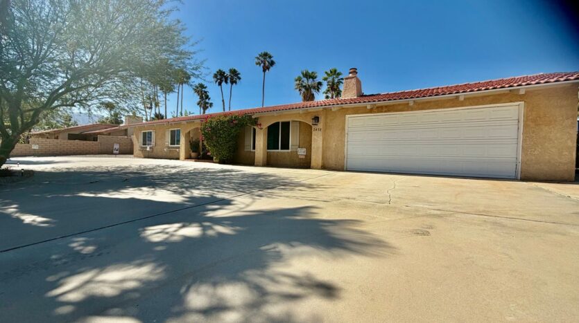 2450 Tamarisk Rd  - Palm Springs - California - 4 bed, 2 bath rental property