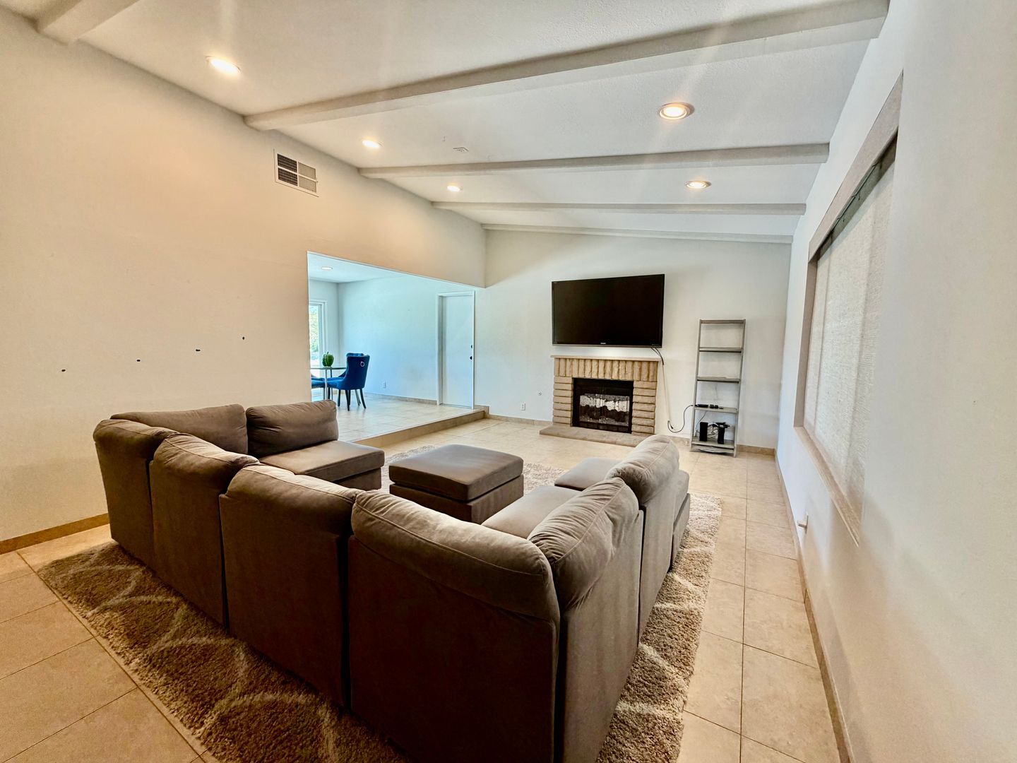 2450 Tamarisk Rd  - Palm Springs - California - 4 bed, 2 bath rental property