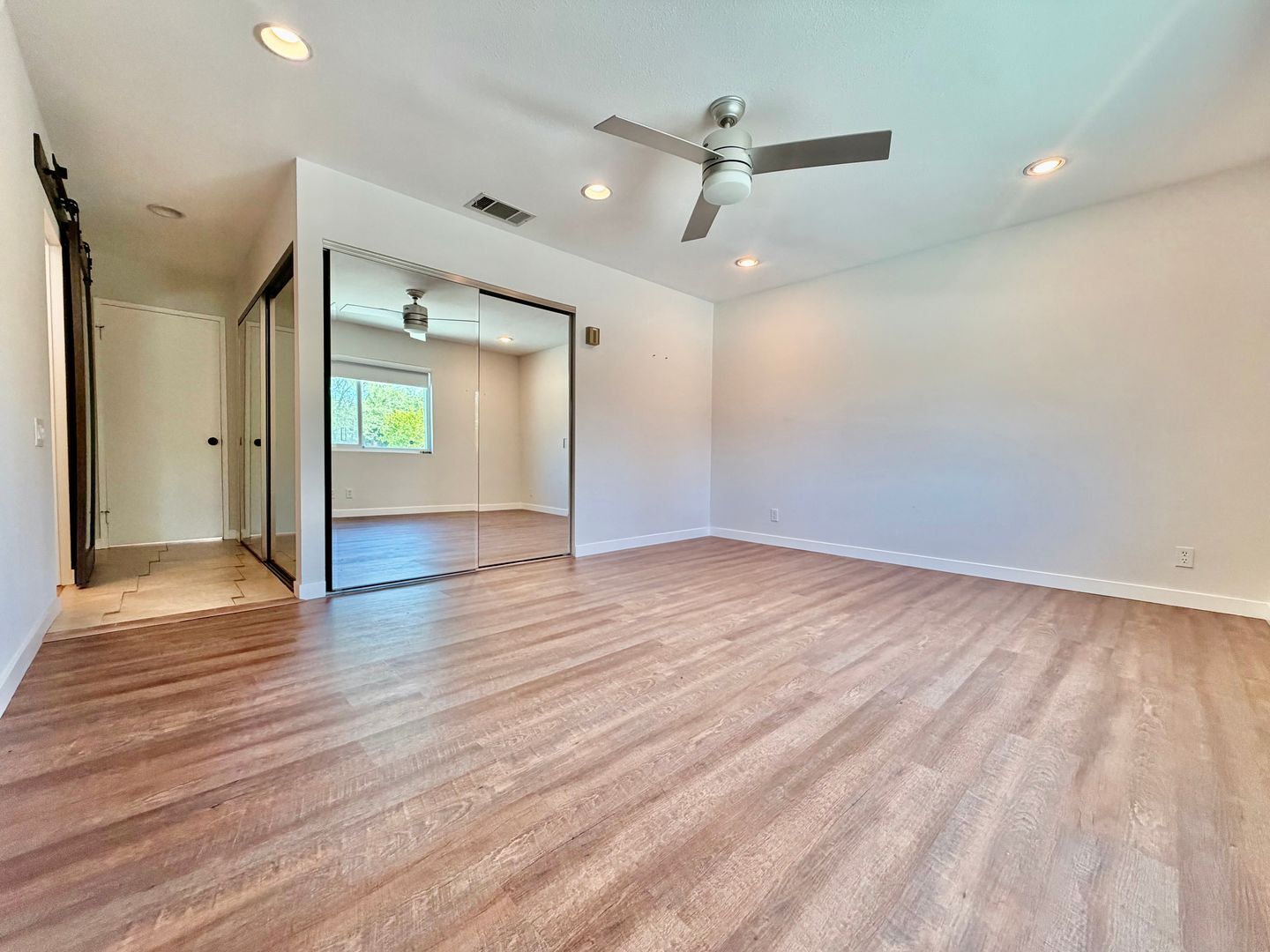 2450 Tamarisk Rd  - Palm Springs - California - 4 bed, 2 bath rental property