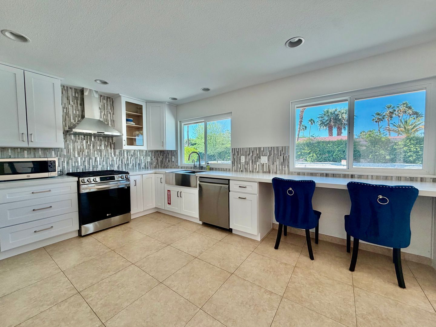 2450 Tamarisk Rd  - Palm Springs - California - 4 bed, 2 bath rental property