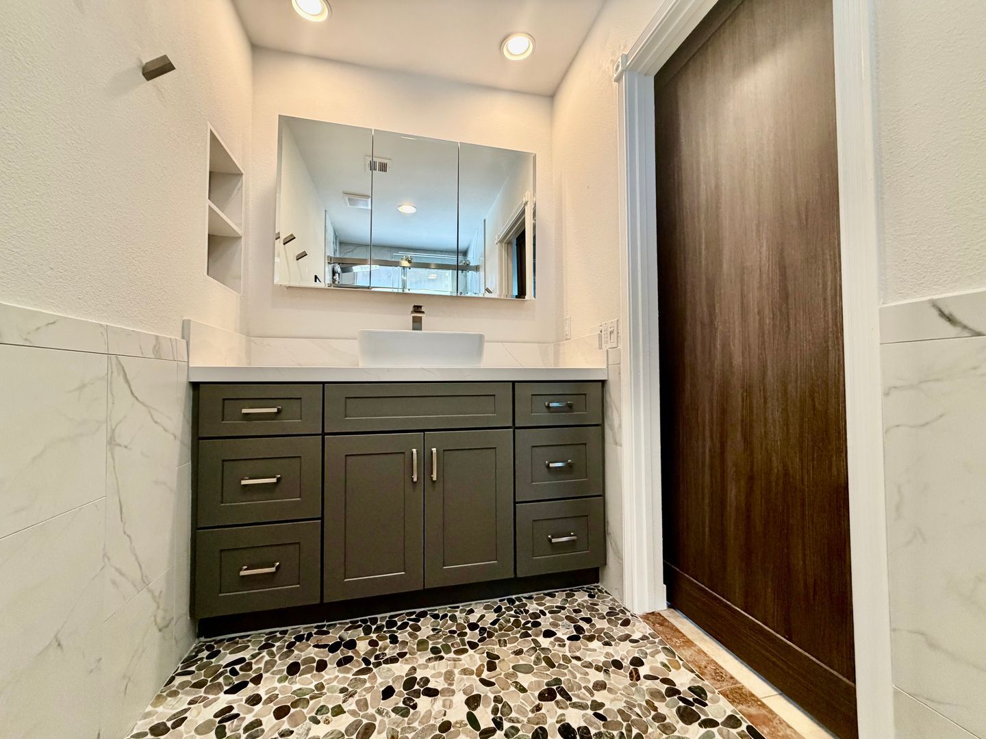 2450 Tamarisk Rd  - Palm Springs - California - 4 bed, 2 bath rental property