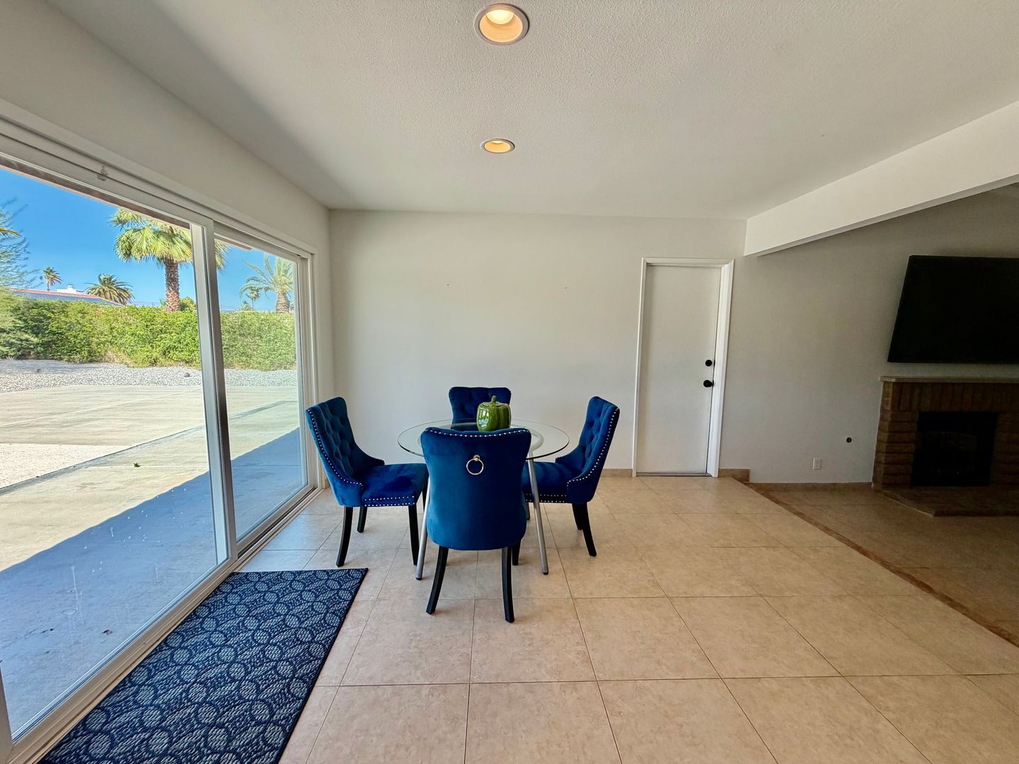 2450 Tamarisk Rd  - Palm Springs - California - 4 bed, 2 bath rental property