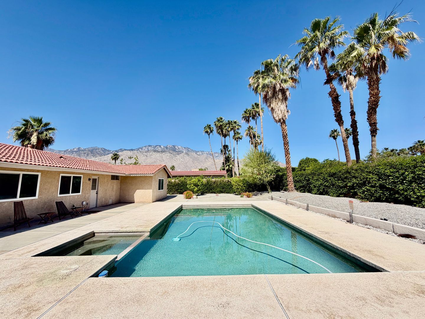 2450 Tamarisk Rd  - Palm Springs - California - 4 bed, 2 bath rental property