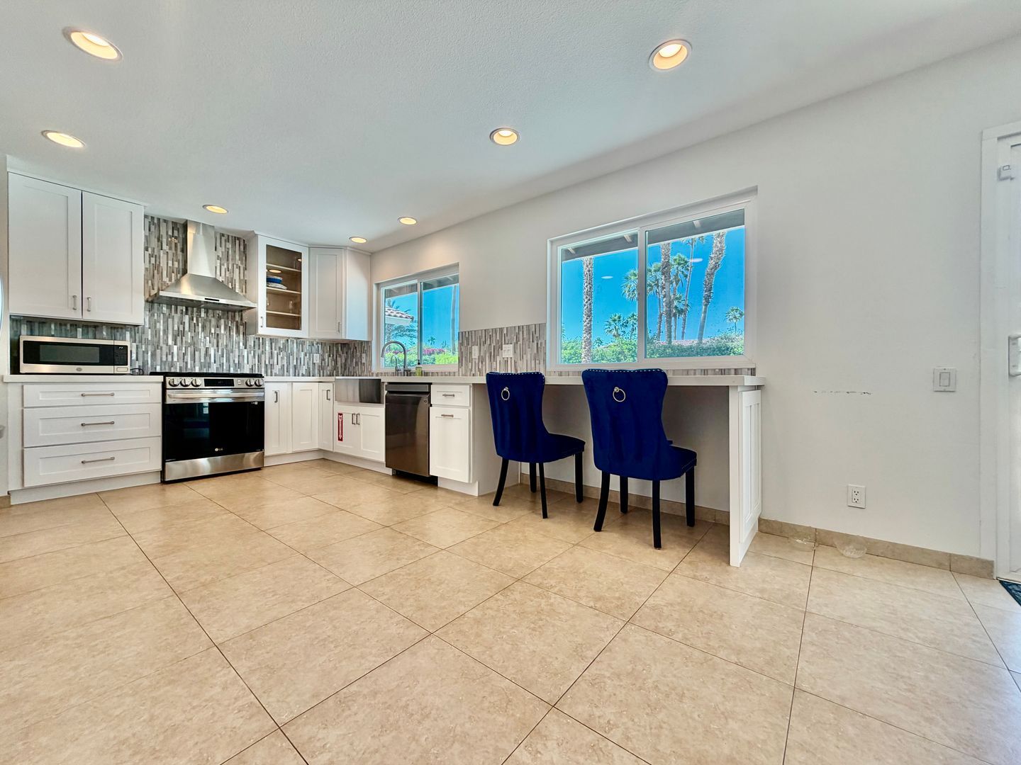 2450 Tamarisk Rd  - Palm Springs - California - 4 bed, 2 bath rental property