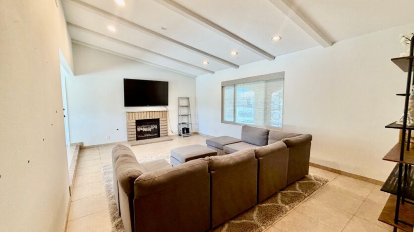 2450 Tamarisk Rd  - Palm Springs - California - 4 bed, 2 bath rental property