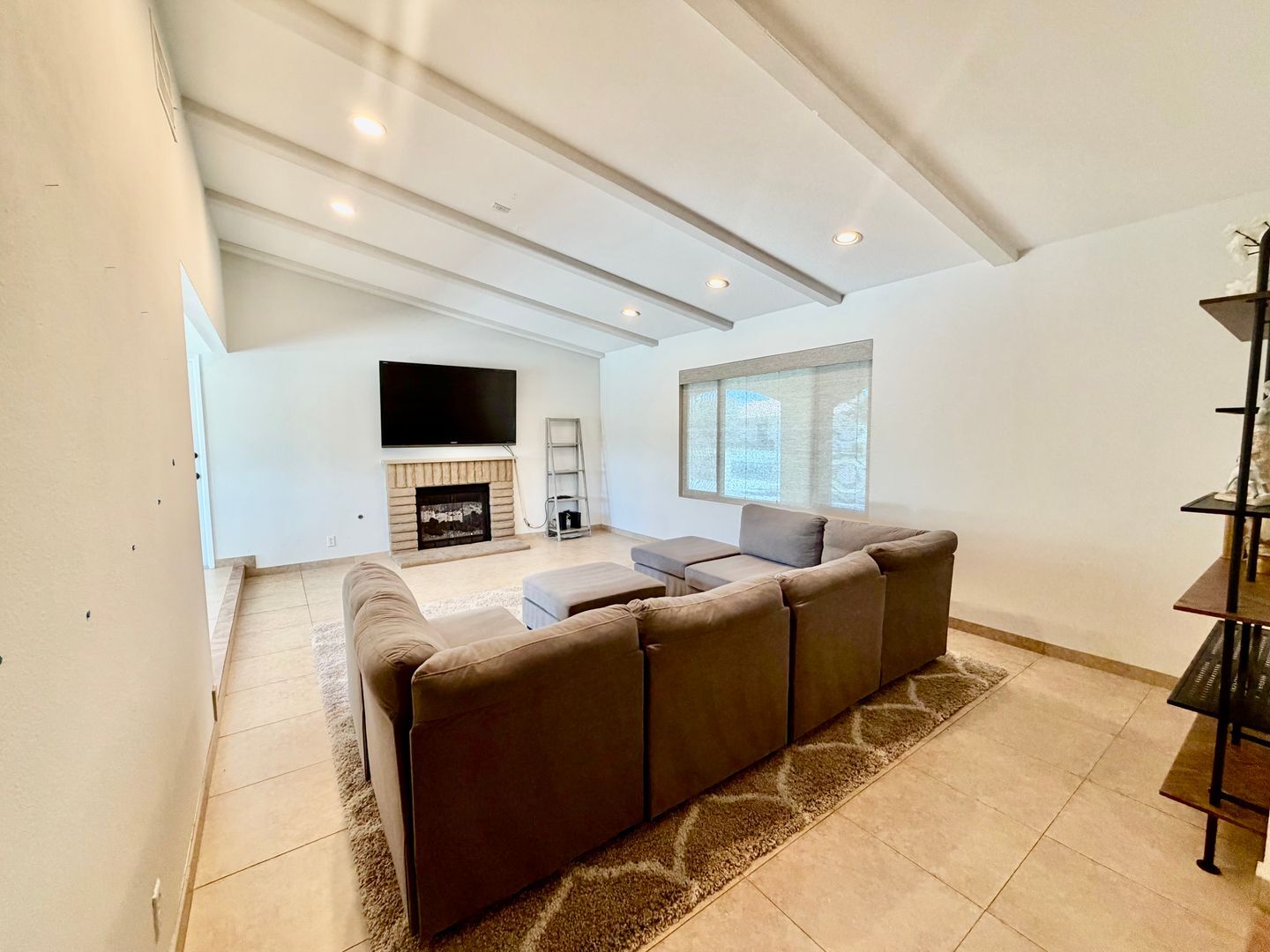 2450 Tamarisk Rd  - Palm Springs - California - 4 bed, 2 bath rental property