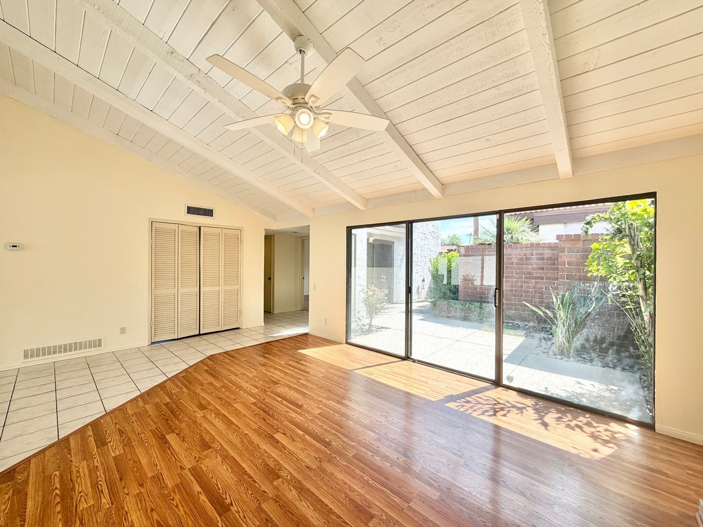 2550 Miramonte Circle E Unit C - Palm Springs - California - 3 bed, 2.5 bath rental property