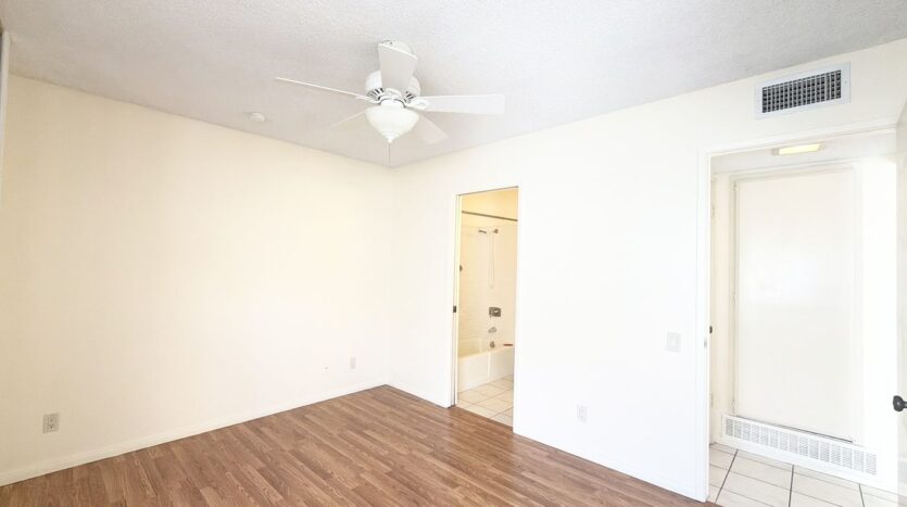 2550 Miramonte Circle E Unit C - Palm Springs - California - 3 bed, 2.5 bath rental property