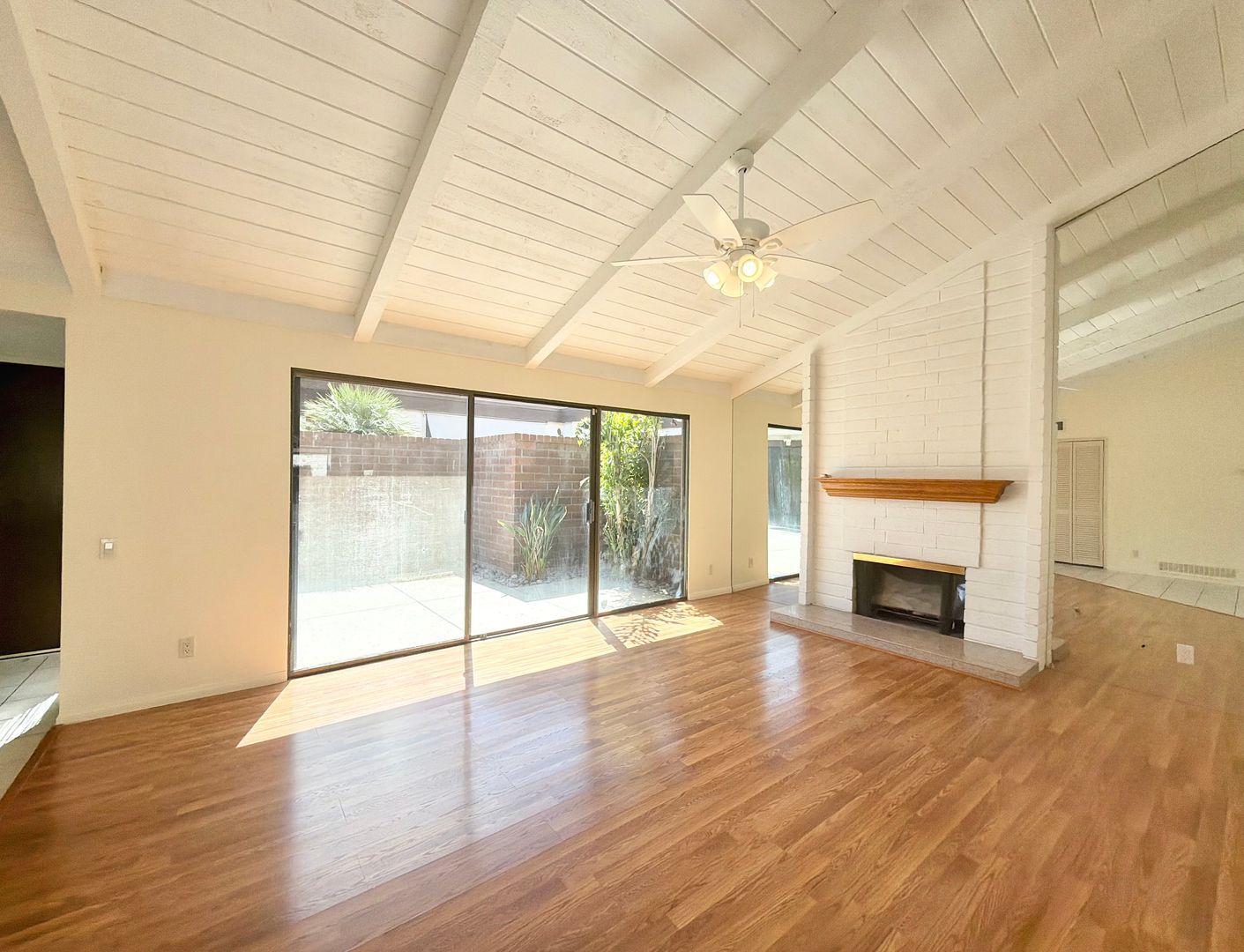2550 Miramonte Circle E Unit C - Palm Springs - California - 3 bed, 2.5 bath rental property