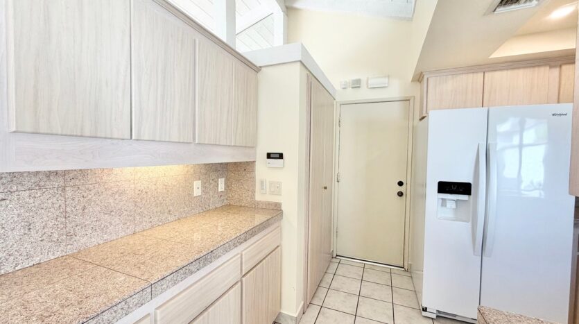 2550 Miramonte Circle E Unit C - Palm Springs - California - 3 bed, 2.5 bath rental property