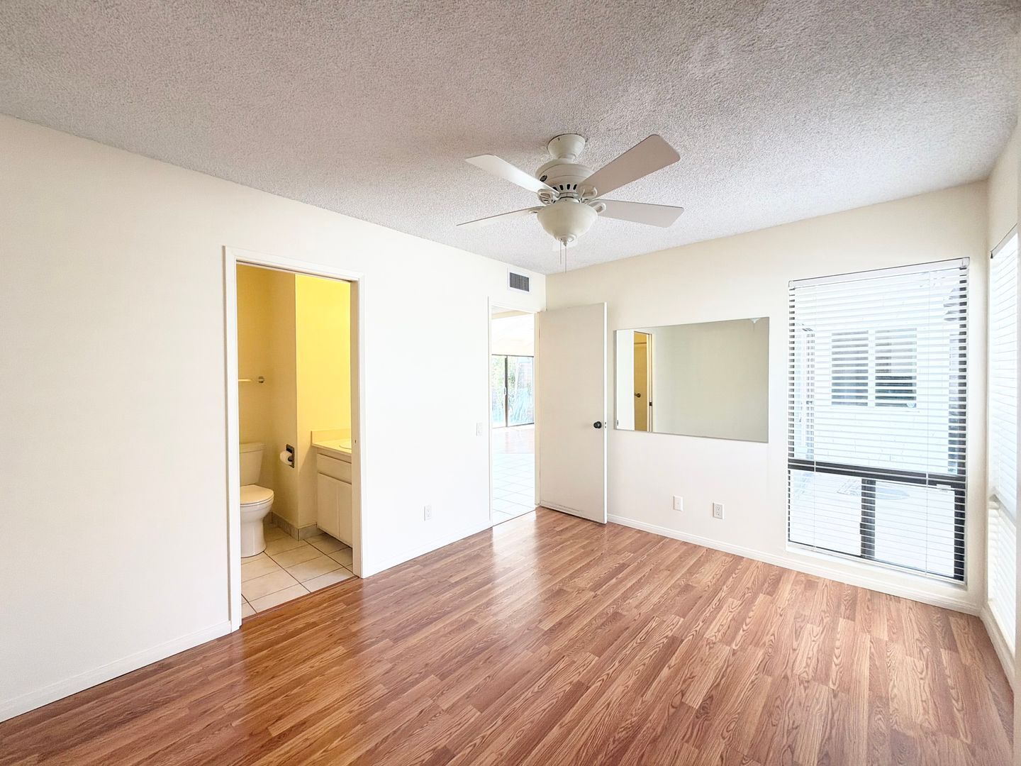 2550 Miramonte Circle E Unit C - Palm Springs - California - 3 bed, 2.5 bath rental property