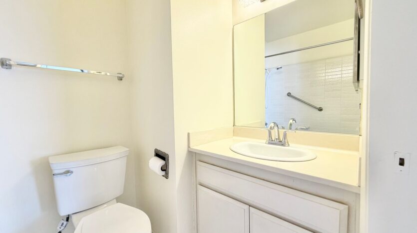2550 Miramonte Circle E Unit C - Palm Springs - California - 3 bed, 2.5 bath rental property