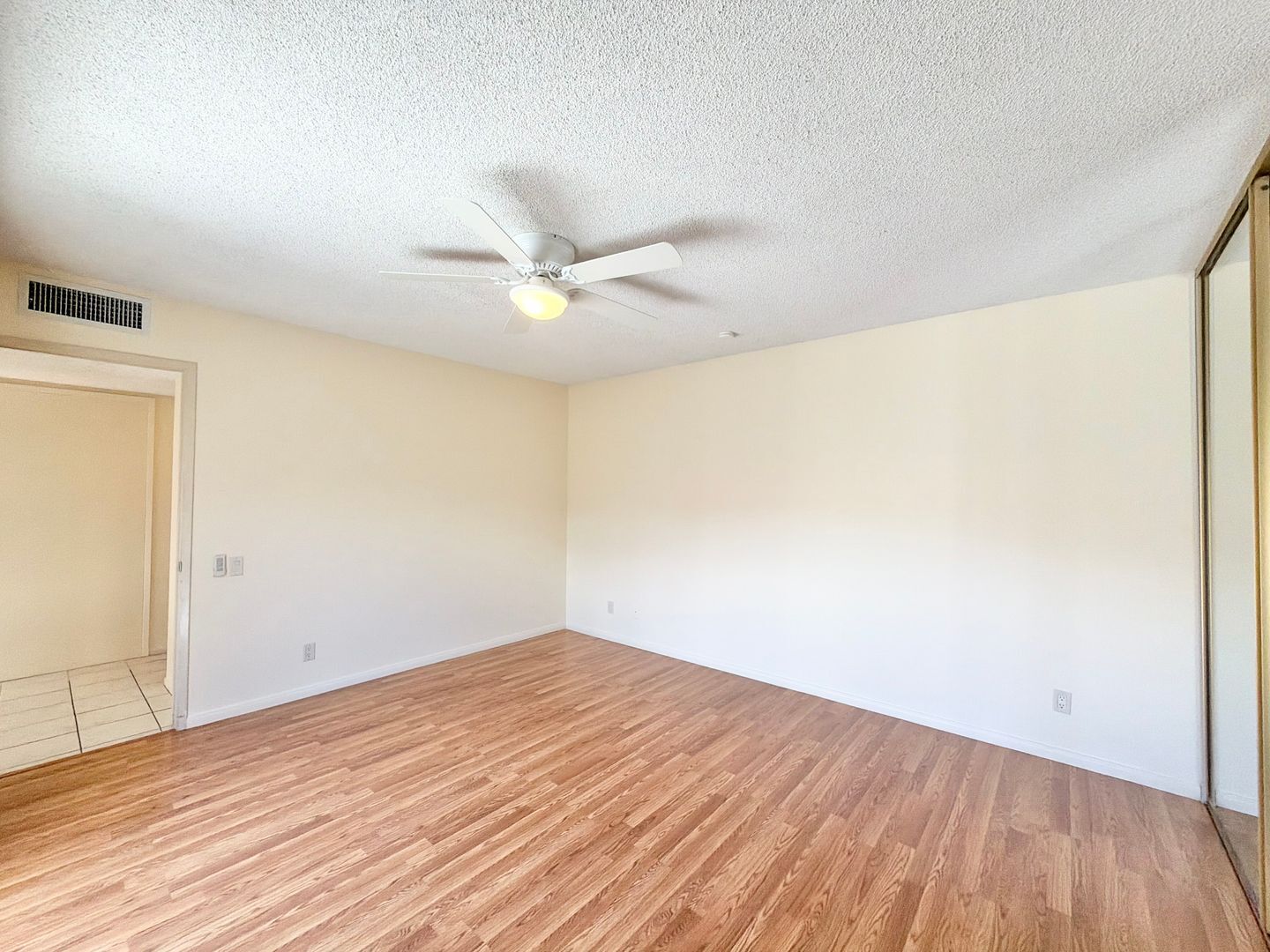 2550 Miramonte Circle E Unit C - Palm Springs - California - 3 bed, 2.5 bath rental property