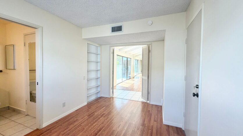 2550 Miramonte Circle E Unit C - Palm Springs - California - 3 bed, 2.5 bath rental property