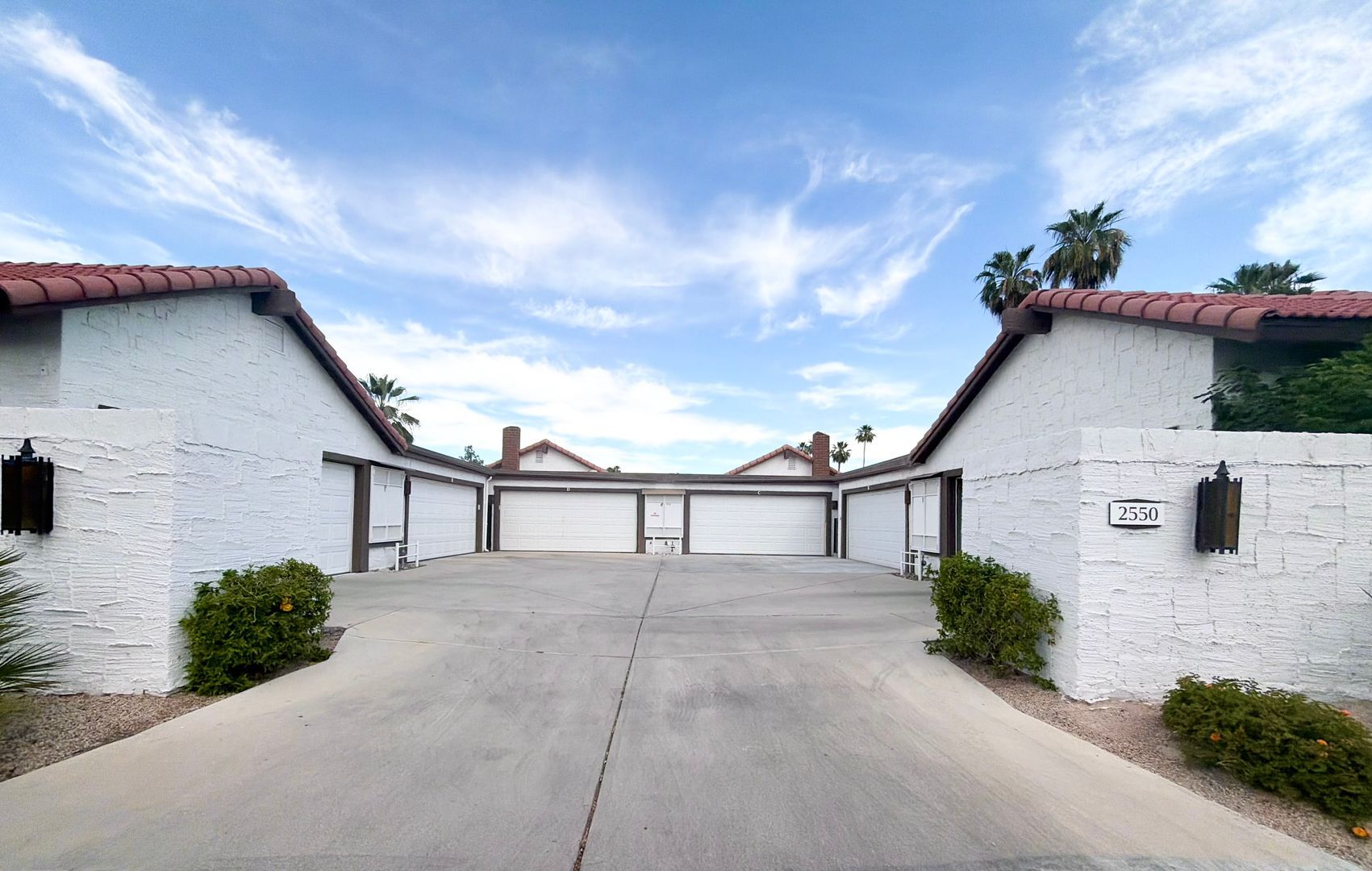 2550 Miramonte Circle E Unit C - Palm Springs - California - 3 bed, 2.5 bath rental property