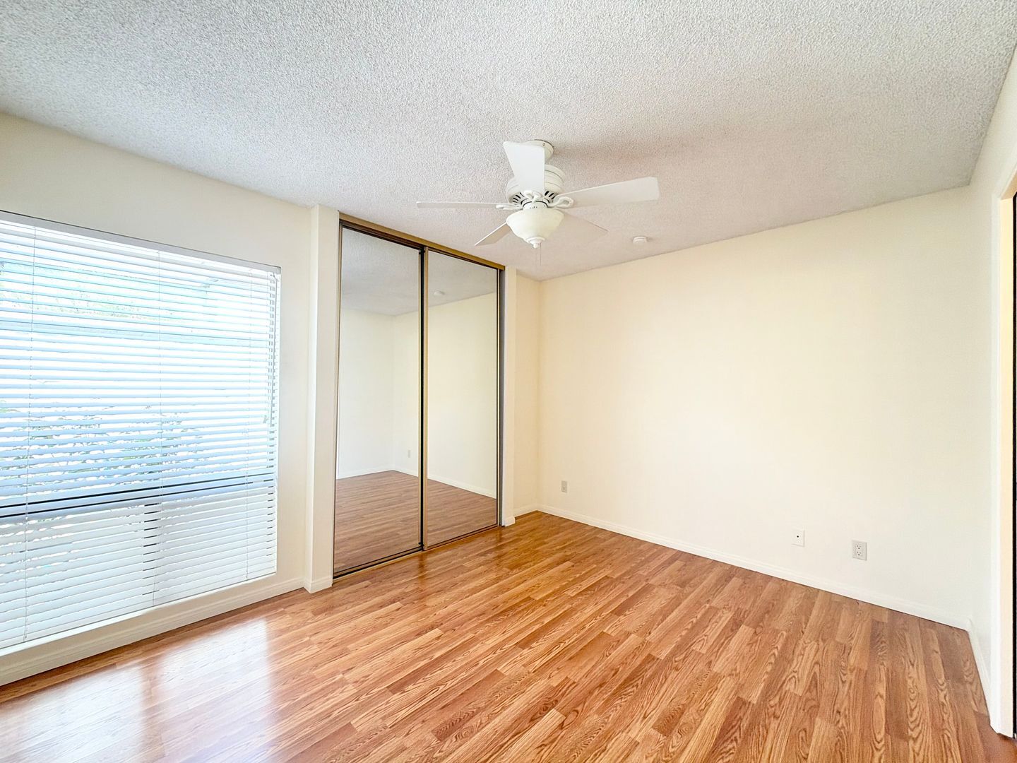2550 Miramonte Circle E Unit C - Palm Springs - California - 3 bed, 2.5 bath rental property