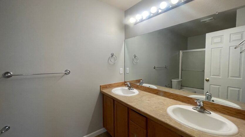 2614 SW Cascade Mountain Lane - Redmond - Oregon - 3 bed, 2.5 bath rental property