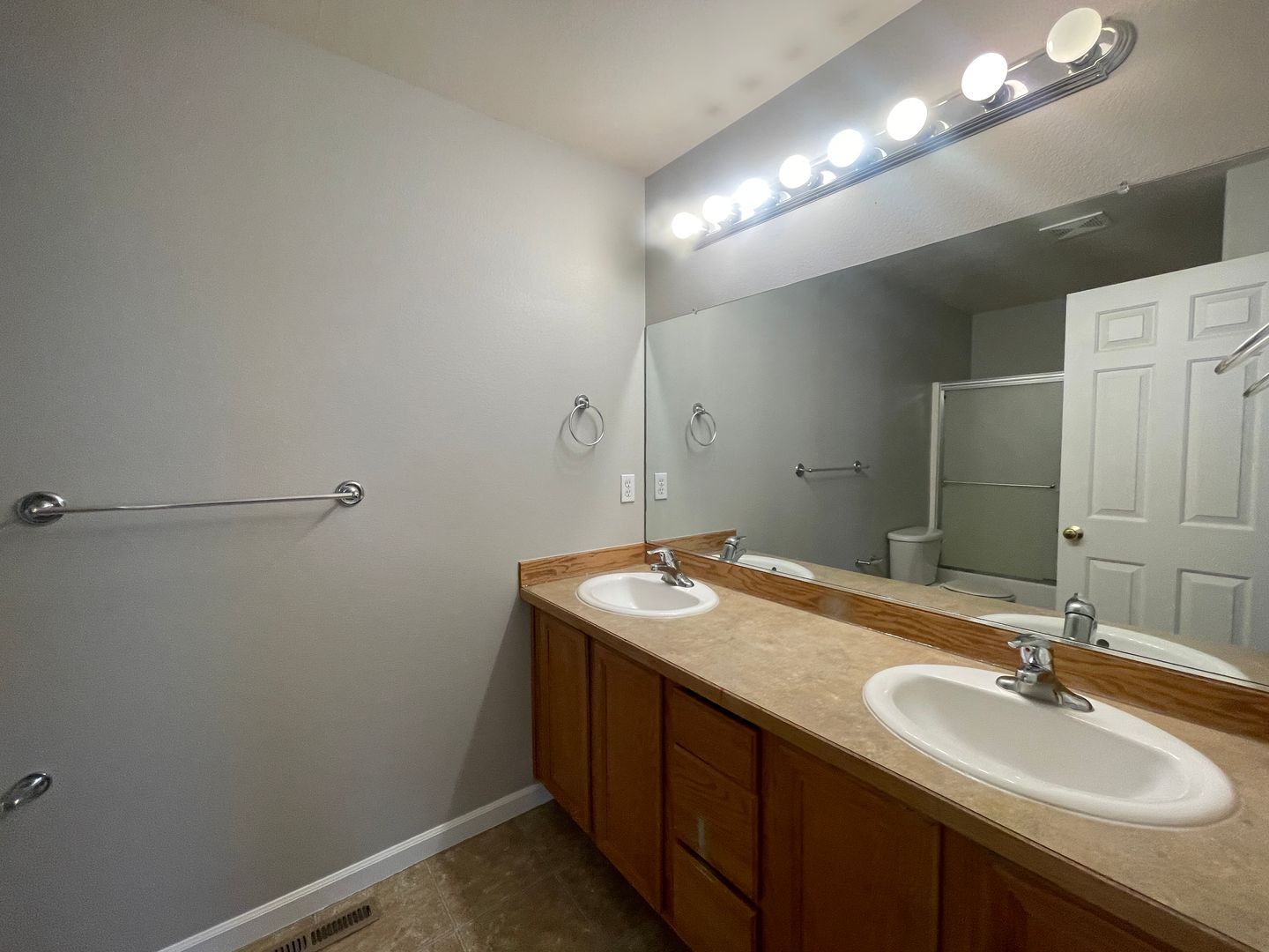 2614 SW Cascade Mountain Lane - Redmond - Oregon - 3 bed, 2.5 bath rental property