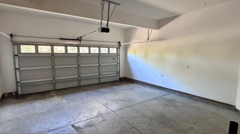 2614 SW Cascade Mountain Lane - Redmond - Oregon - 3 bed, 2.5 bath rental property