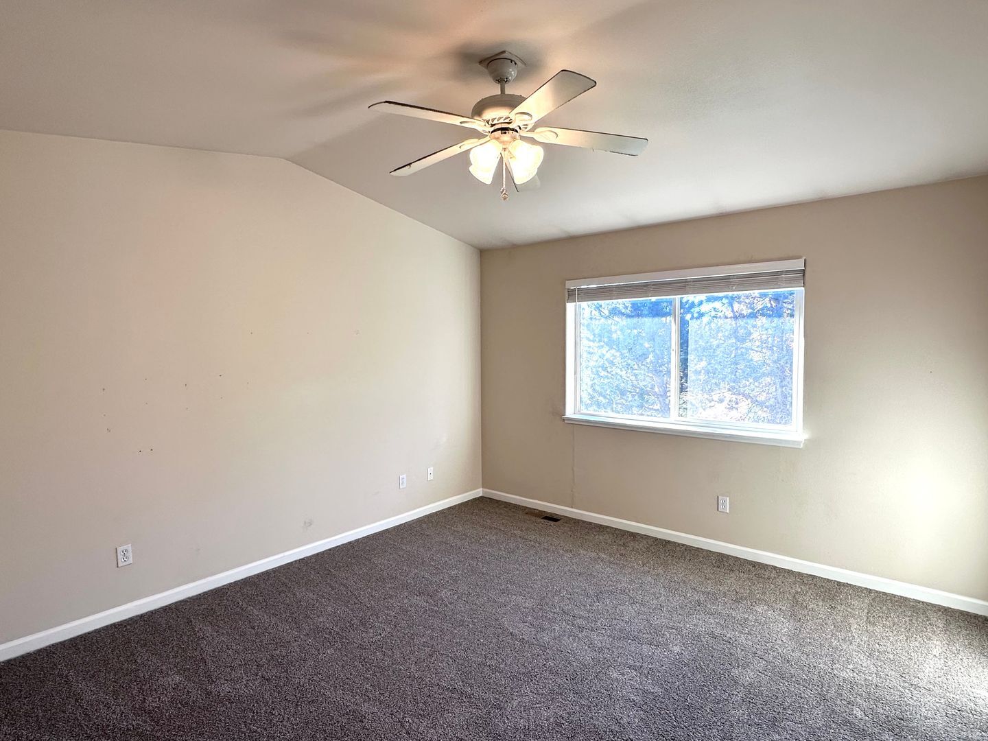 2614 SW Cascade Mountain Lane - Redmond - Oregon - 3 bed, 2.5 bath rental property