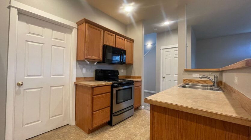 2614 SW Cascade Mountain Lane - Redmond - Oregon - 3 bed, 2.5 bath rental property