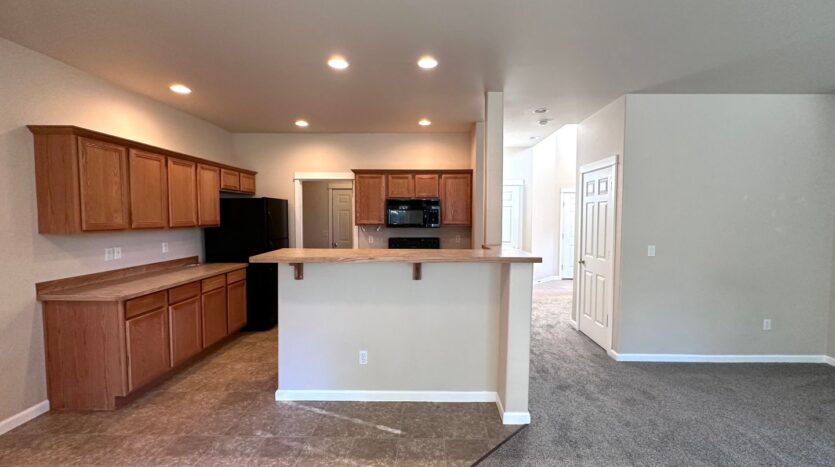 2614 SW Cascade Mountain Lane - Redmond - Oregon - 3 bed, 2.5 bath rental property